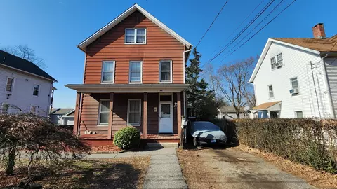 39 Austin St, Danbury, CT 06810