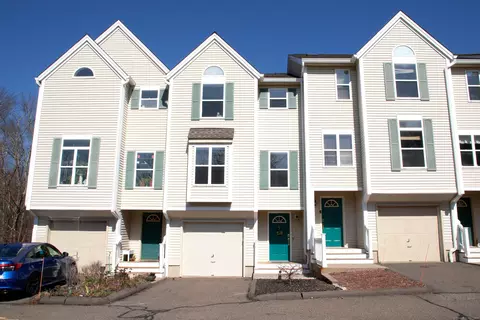 565 Newfield St #25, Middletown, CT 06457
