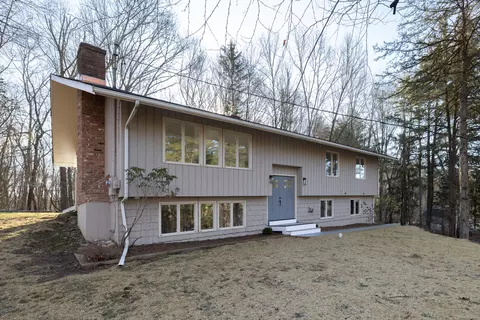 9 Grays Plain Rd, Newtown, CT 06482 photo 1