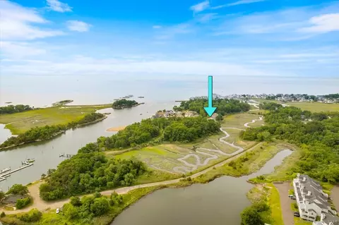 6 Whalers Pt #6, East Haven, CT 06512