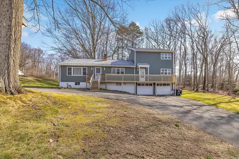 438 Dayton Rd, Trumbull, CT 06611