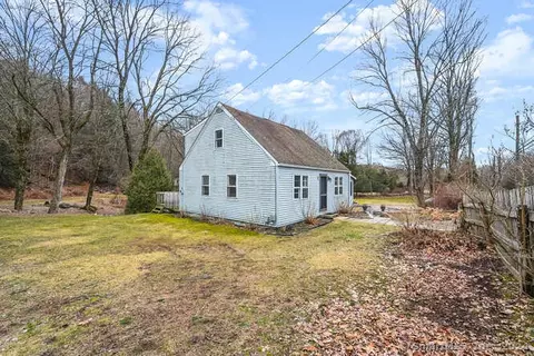 82 Merryall Rd, New Milford, CT 06776