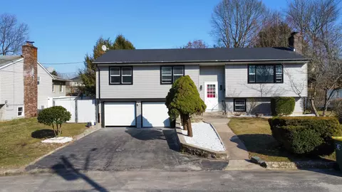 287 Windy Dr, Waterbury, CT 06705