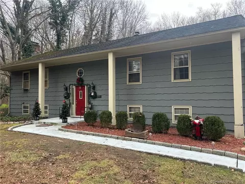 2 Alder Ln, Newtown, CT 06482