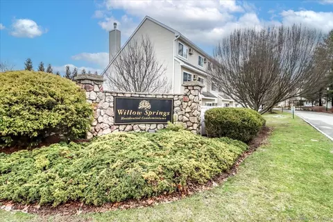 58 Willow Spgs #58, New Milford, CT 06776