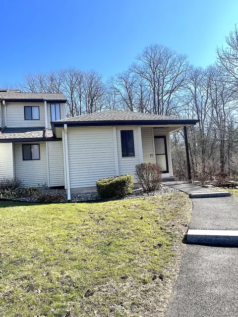 71 Simsbury Lndg #71, Simsbury, CT 06070