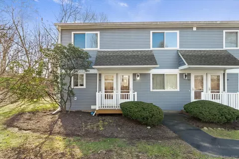 6 Rose Ln #4-42, Danbury, CT 06811