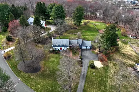 22 Bethridge Rd, Bethany, CT 06524