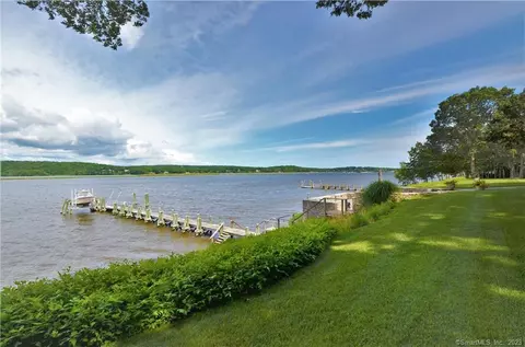 9 River Edge Rd, Old Saybrook, CT 06475
