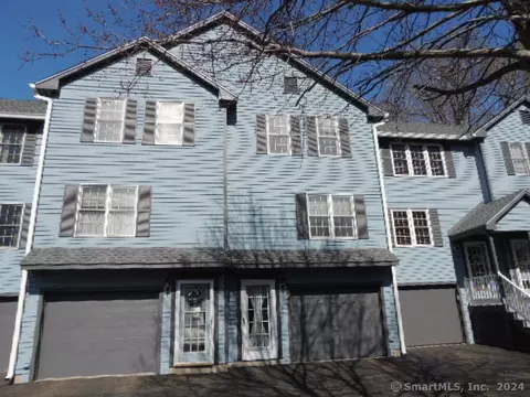 27 Mallard Ct #27, Wallingford, CT 06492