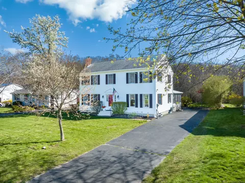17 Kingfisher Way, Waterford, CT 06385