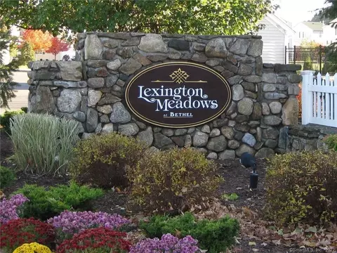 1108 Lexington Blvd #1108, Bethel, CT 06801