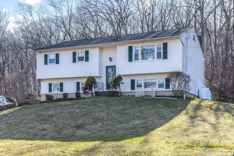 20 Colonial Dr, Danbury, CT 06811