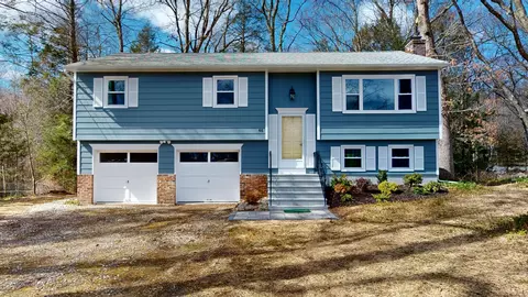 65 Perry Dr, New Milford, CT 06776