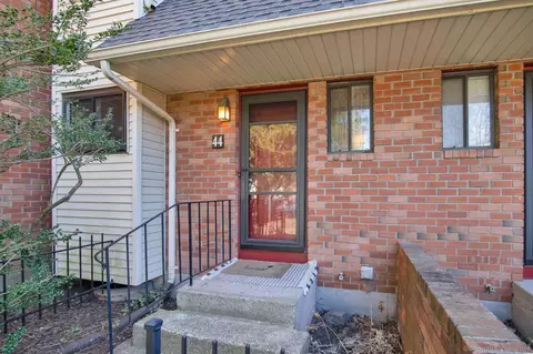 44 Danforth Ln #44, West Hartford, CT 06110