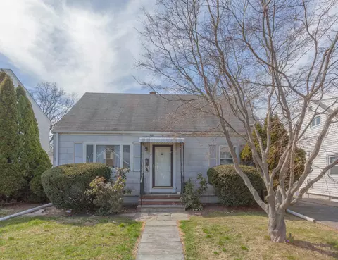 9 Owen St, Stamford, CT 06902