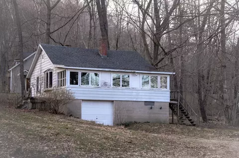 12 Minneluta Trl, Sharon, CT 06069