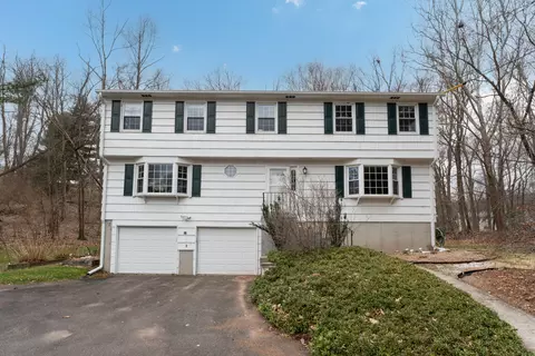 52 Laura Rd, Hamden, CT 06514