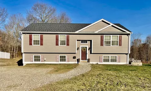 3 Brookside Dr, Plainfield, CT 06374