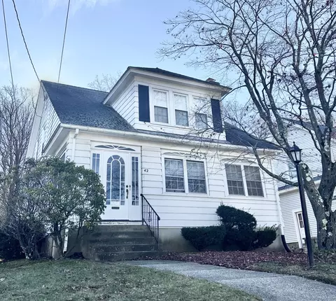 42 Sigourney St, Bristol, CT 06010