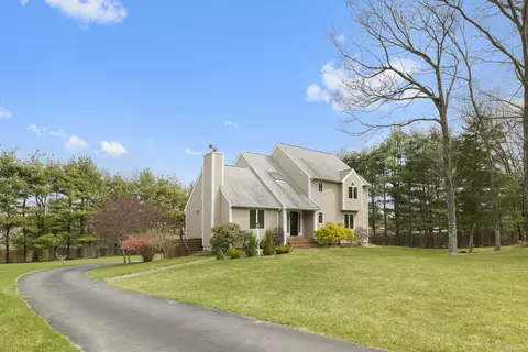 12 Juniper Dr, Farmington, CT 06032