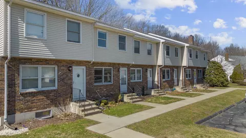 10 Vintner Pl #10, Enfield, CT 06082