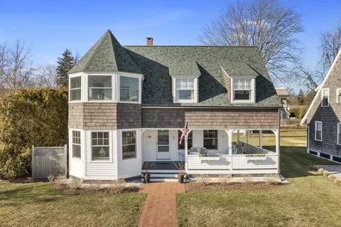 99 Middle Beach Rd, Madison, CT 06443