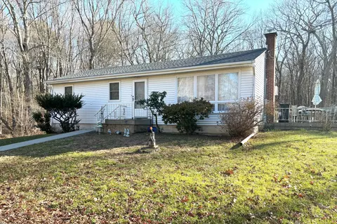 252 Camp Moween Rd, Lebanon, CT 06249