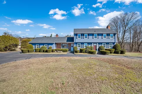 15 Olmsted Manor Dr, Somers, CT 06071
