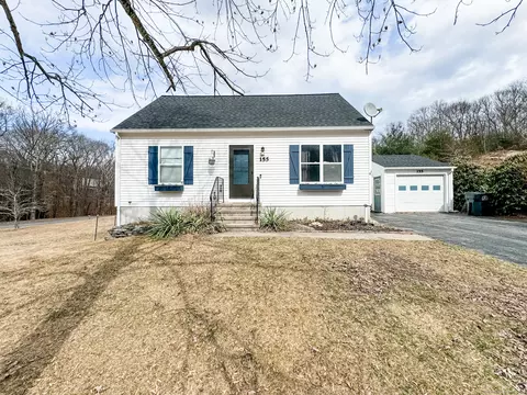 155 Cottonwood Ln, Montville, CT 06382