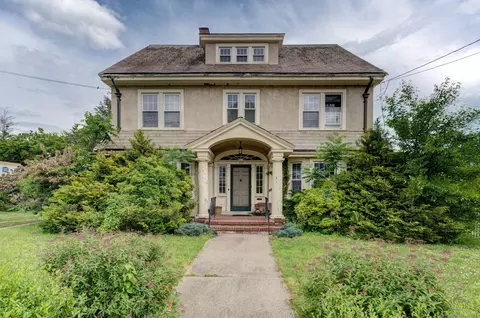 102 Vine St, New Britain, CT 06052