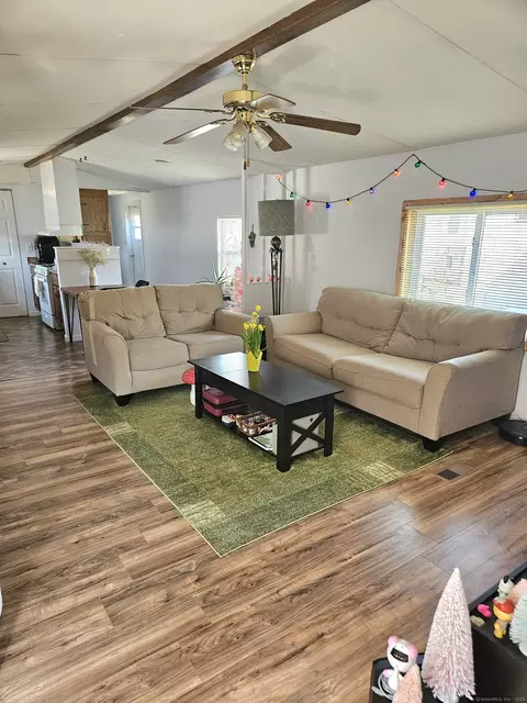 6 Sharon Dr, Mansfield, CT 06268