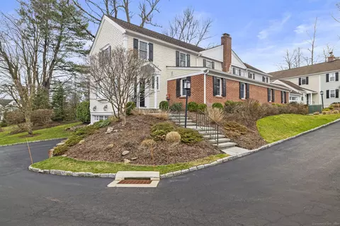 123 Richmond Hill Rd #1, New Canaan, CT 06840