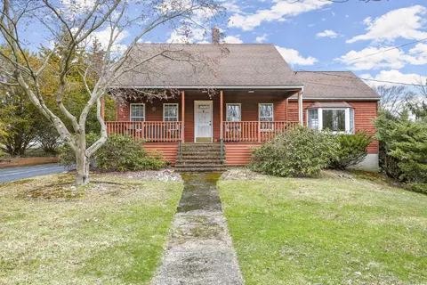344 Duck Farm Rd, Fairfield, CT 06824