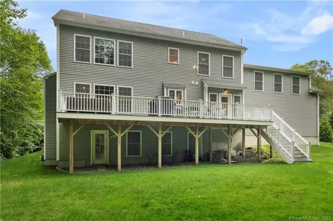 622 Booth Hill Rd, Trumbull, CT 06611
