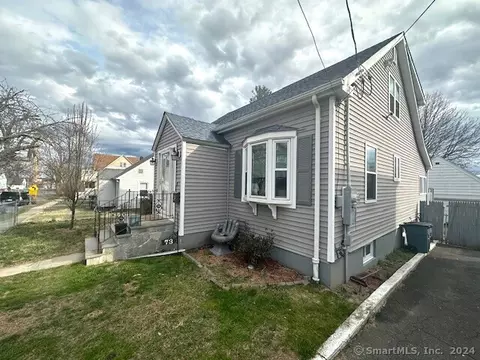 73 Hollister St, Stratford, CT 06615