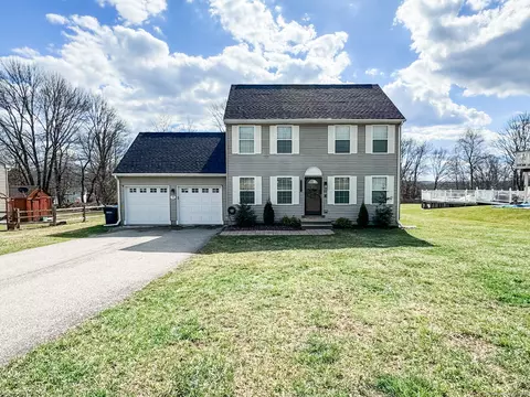 15 Bartlett Meadow Dr, Killingly, CT 06241
