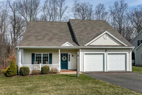 192 Meadow Brook Rd, Oxford, CT 06478
