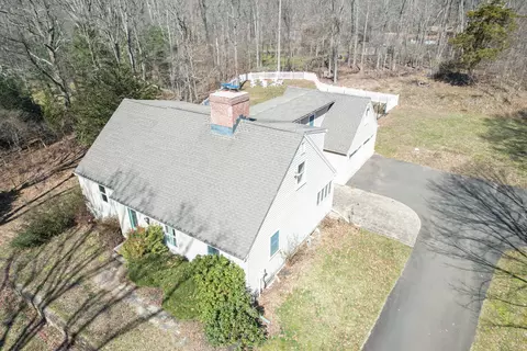 9 E Dayton Hill Rd, Wallingford, CT 06492
