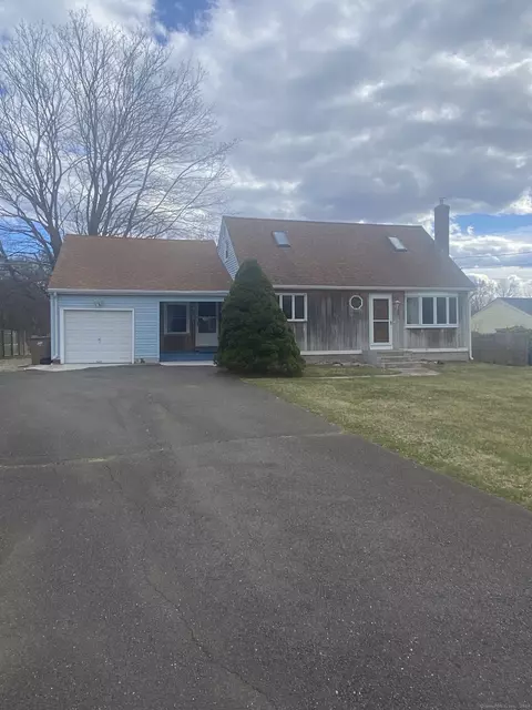 68 Leigion Dr, Vernon, CT 06066
