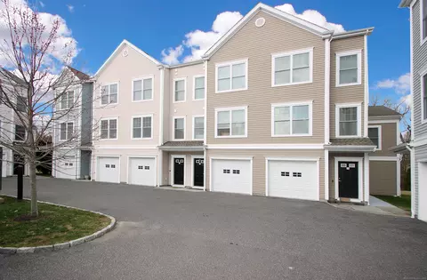 515 Copper Square Dr #515, Bethel, CT 06801