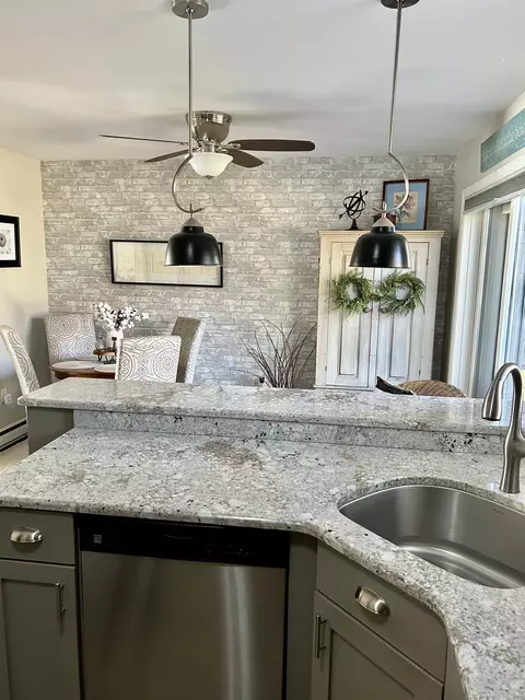 348 Boston Post Rd #C14, Waterford, CT 06385
