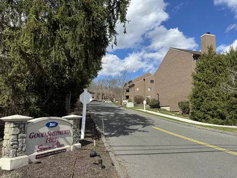 166 Old Brookfield Rd #18A5, Danbury, CT 06811