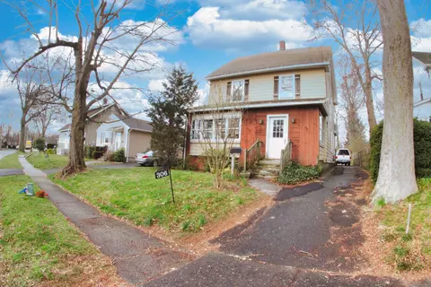 306 Rockwell Ave, Stratford, CT 06615