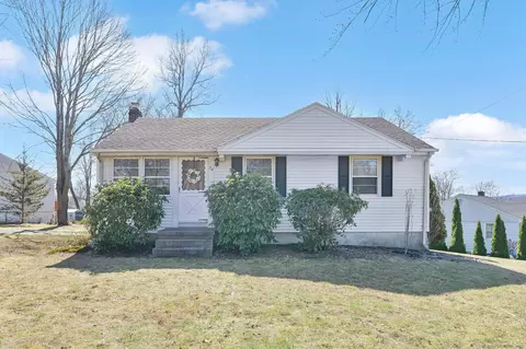 24 Charles St, Southington, CT 06479