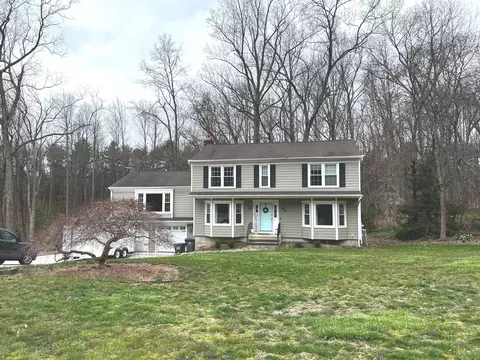 98 Old Hollow Rd, Trumbull, CT 06611