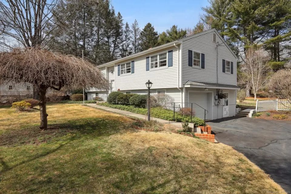 3 W Redding Rd, Danbury, CT 06810 21 Photos Movoto