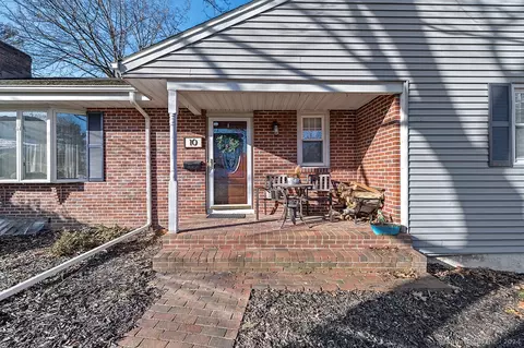 10 Shea Ter, Stratford, CT 06614