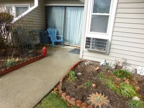 154 Sheraton Ln #154, Norwich, CT 06360