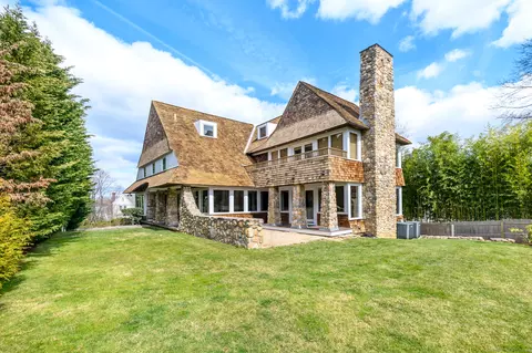 21 Chesterfield Rd, Stamford, CT 06902